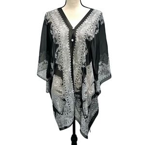 SAVVI JEWELS BLACK AND WHITE PAISLEY SEMI SHEER COVERUP WITH SPARKLING BUTTONS